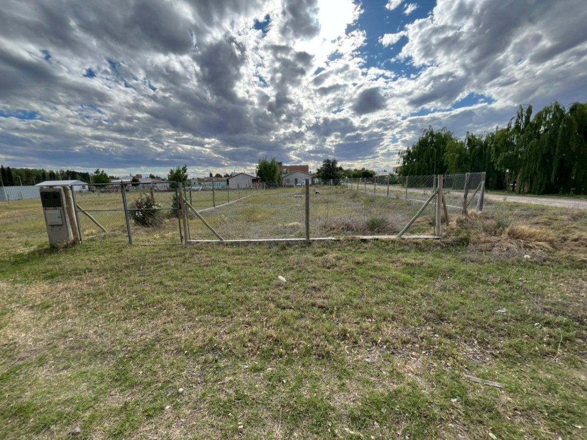 LOTE EN LOS CASTAÑOS - PLOTTIER